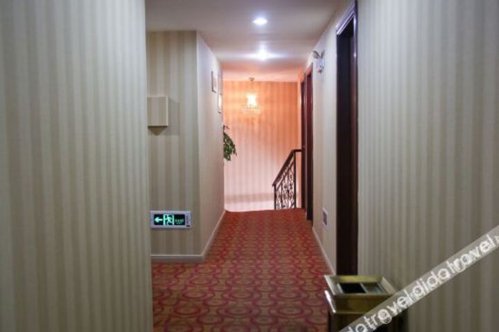 Hotel Interior 5 of 16