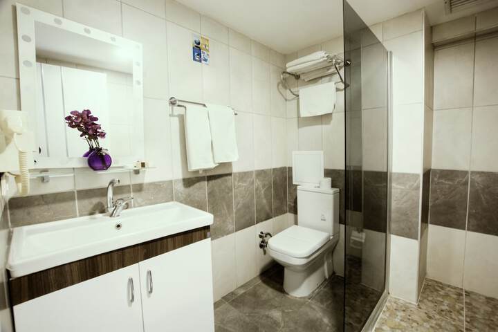 Room 8 of 15