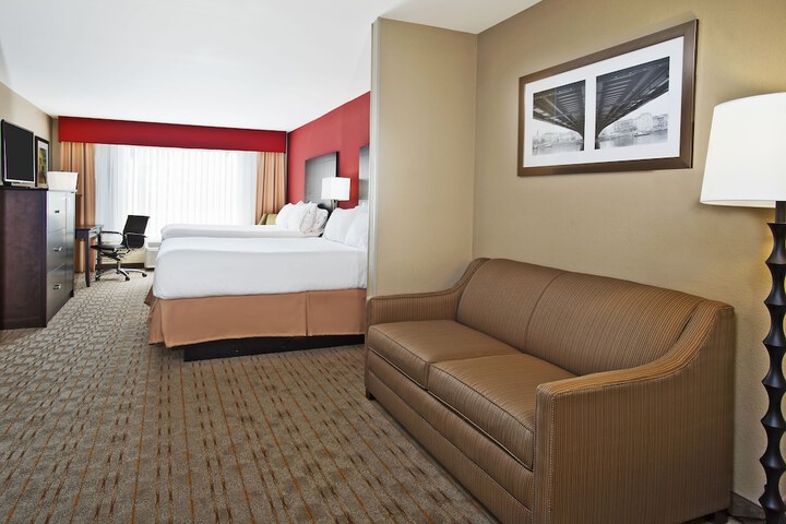 2 Queen Beds (1 of 7)