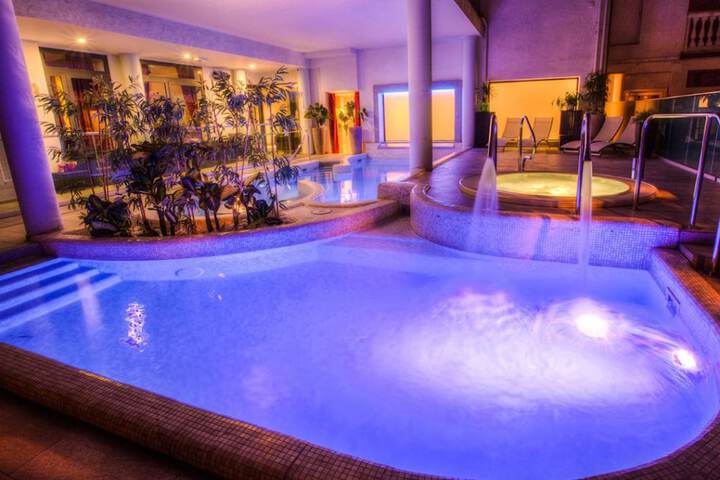 Pool 10 of 22