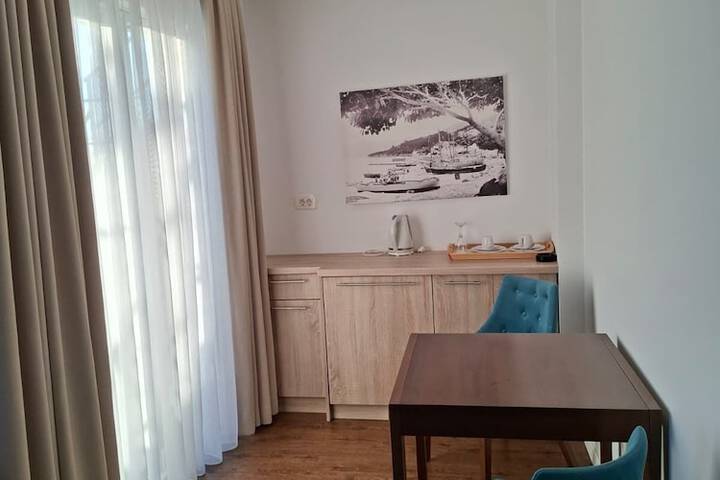 Room 13 of 43