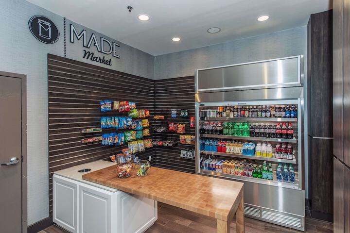 Snack bar
