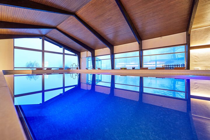 Hotel Pool