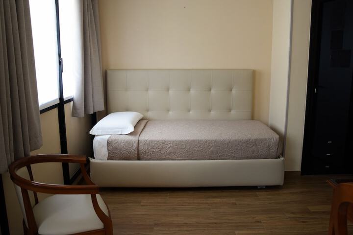 Room 11 of 25