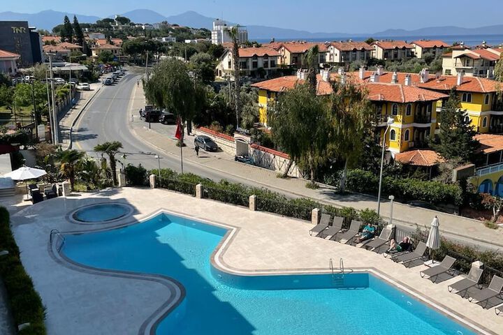 Hotel Pool