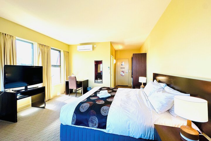 Room 15 of 25