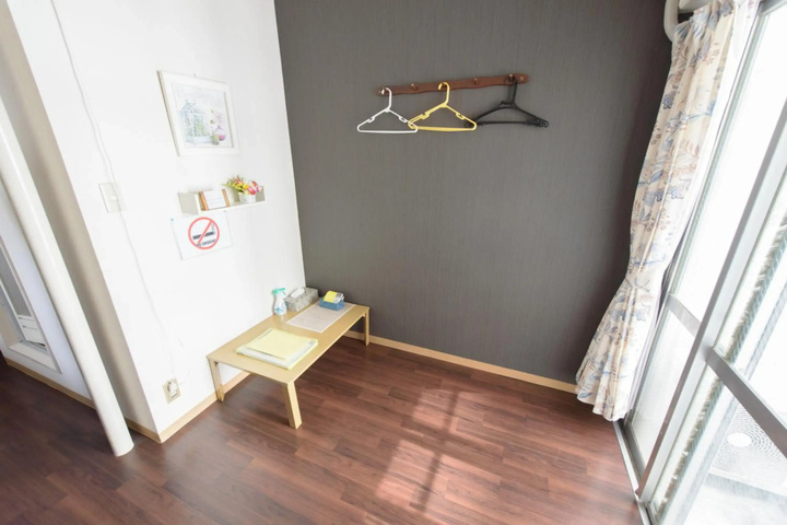 Room 2 of 12