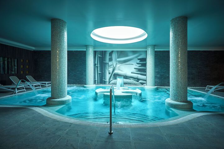 Pools & Facilities