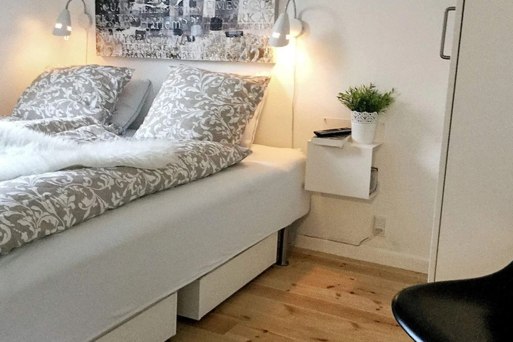Room 2 of 12