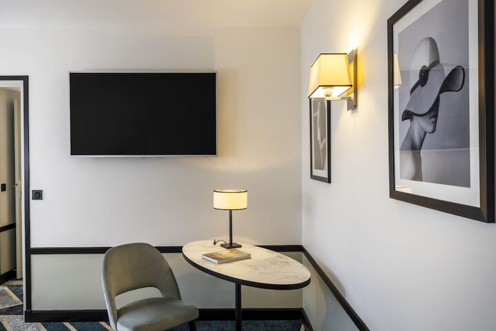 Room 42 of 86