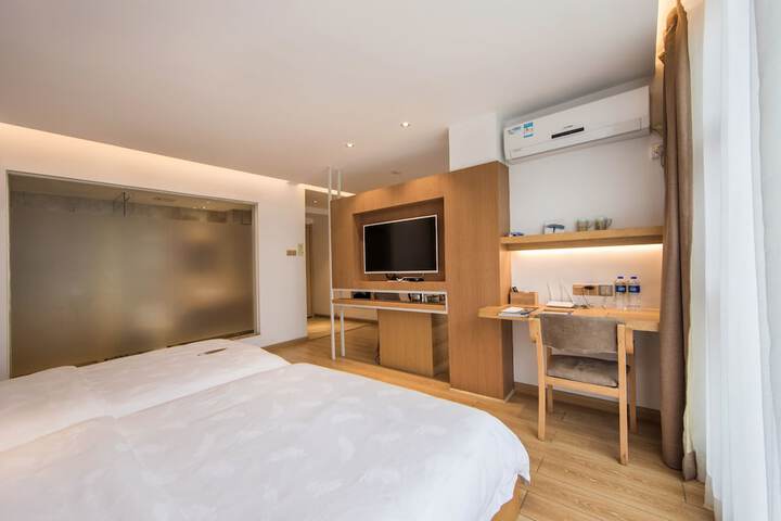 Room 27 of 149