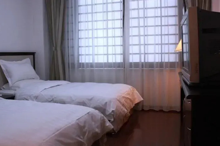 Room 2 of 11