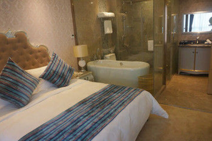 Room 16 of 27
