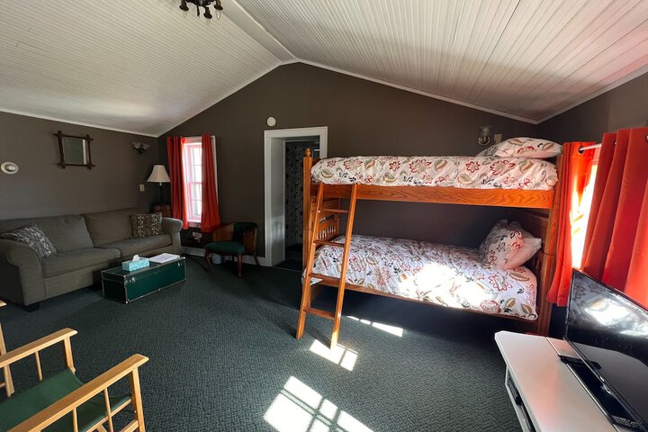 Room 17 of 60