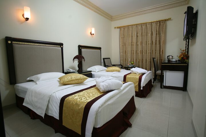 Room 6 of 39