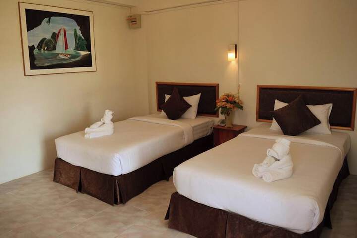 Room 15 of 24