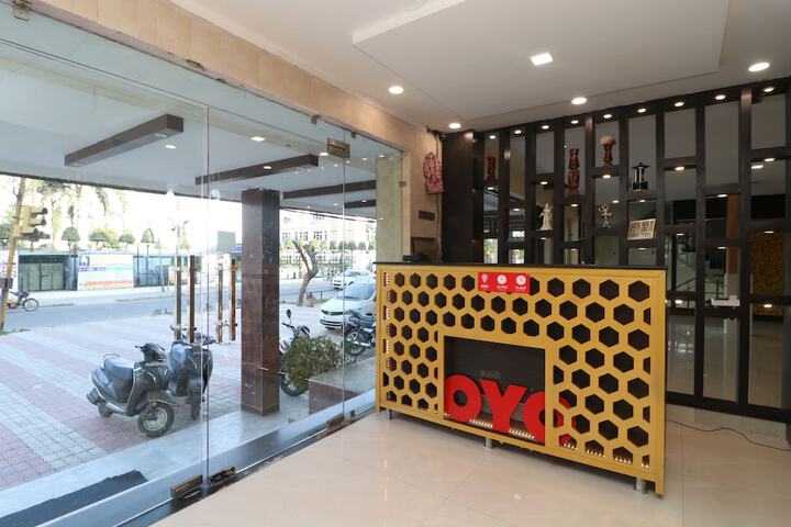 OYO 29852 HOTEL GOLDEN VIEW