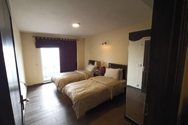 Room 3 of 25