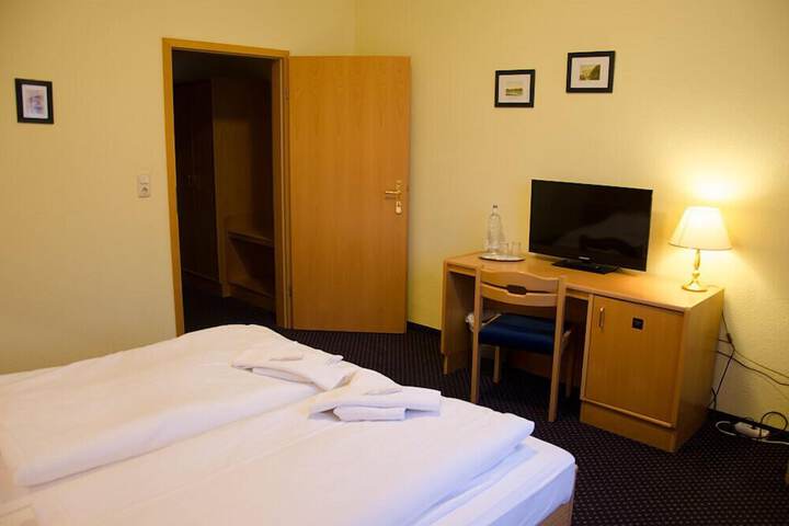 Room 15 of 39