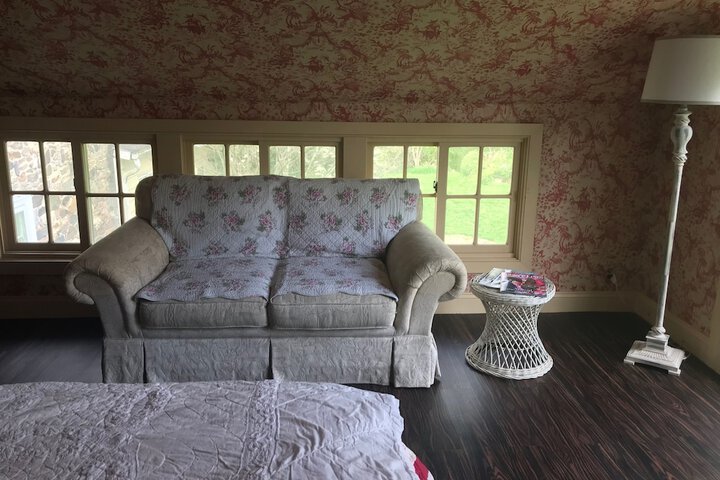 Room 4 of 66