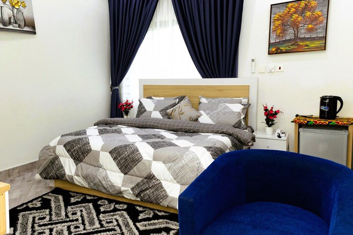 Room 4 of 29