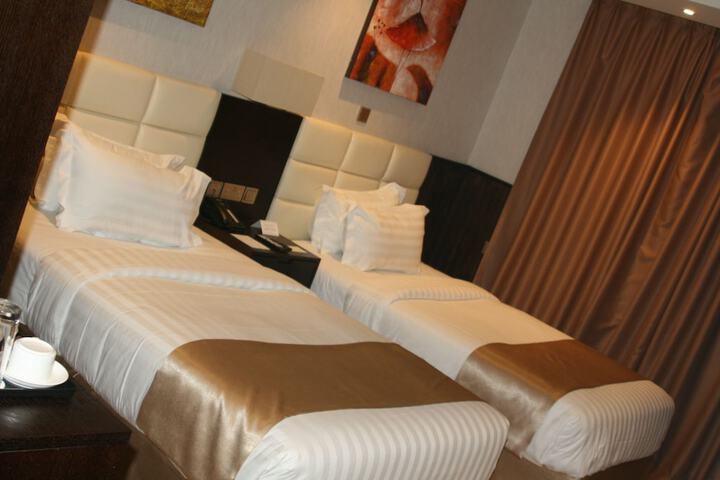 Room 36 of 107