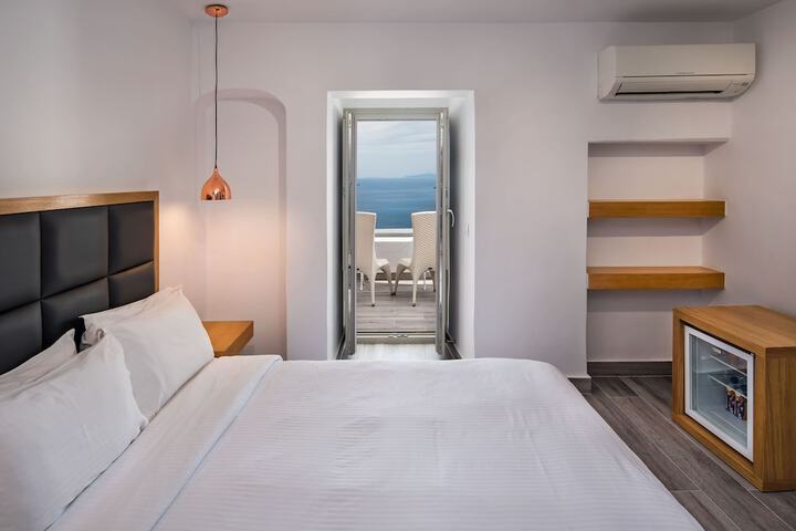 Room 32 of 76