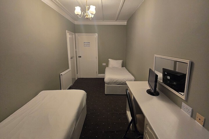 Room 35 of 72