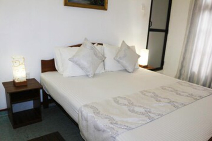 Room 14 of 22