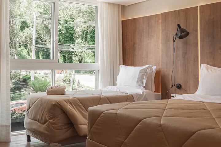 Room 2 of 35