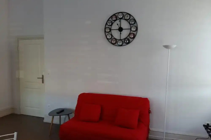 Room 8 of 11