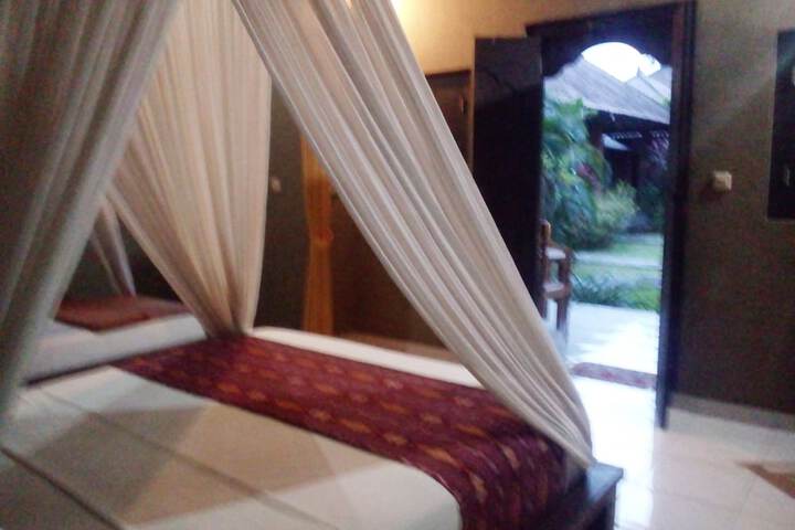 Room 27 of 121