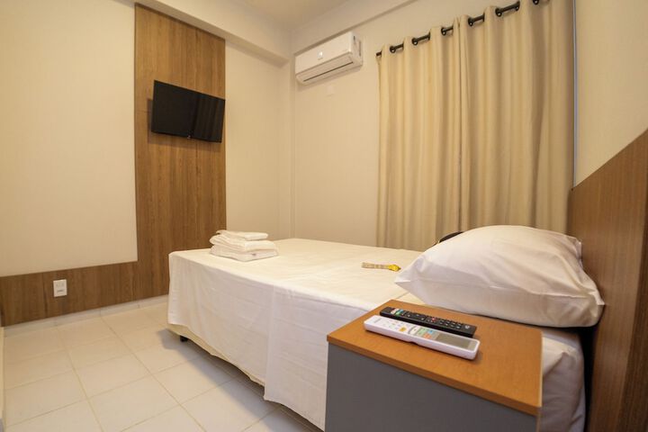 Room 8 of 19