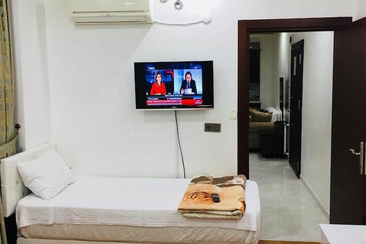 Room 18 of 30
