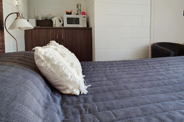 Room 3 of 32