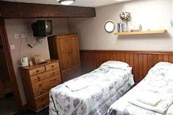 Room 5 of 7
