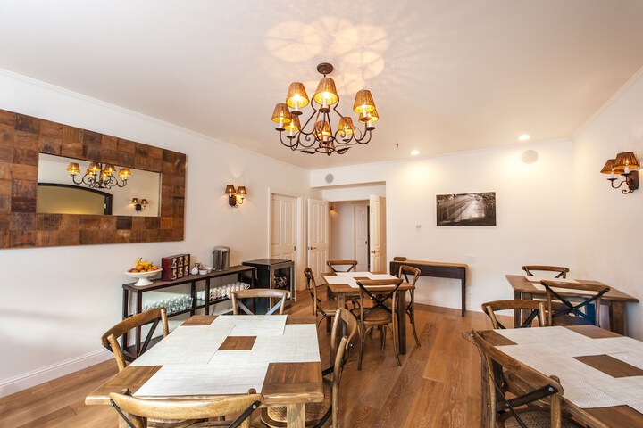 Dining Photos