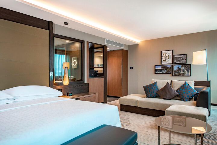 Room 27 of 256