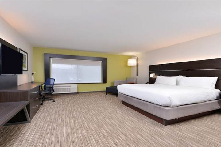 1 King Bed (11 of 23)