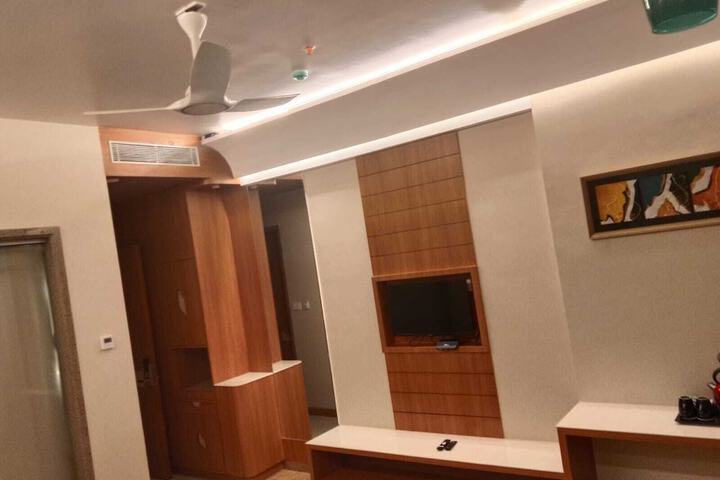 Room 12 of 29
