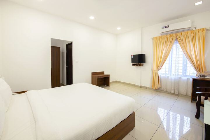 Room 16 of 40