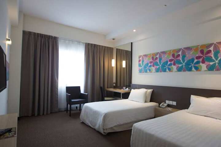 Room 4 of 31