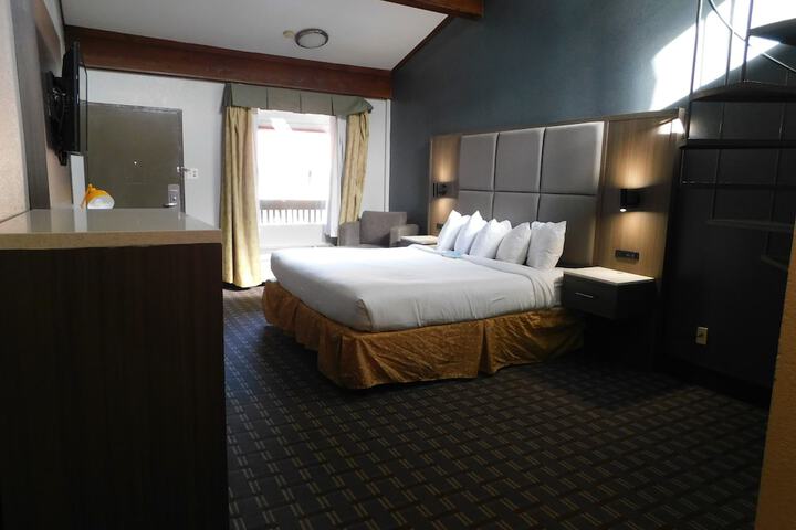 2 Queen Beds Deluxe Room (8 of 41)