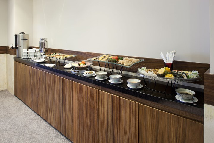 Breakfast/Coffee Service 29 of 61