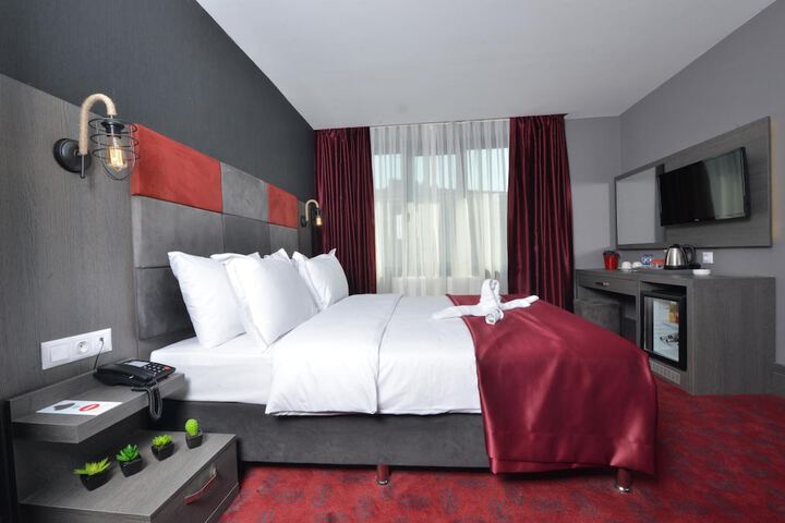 Room 16 of 44