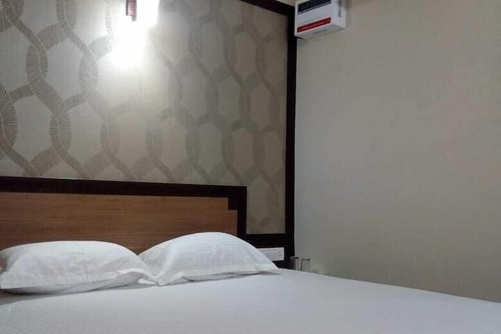 Room 17 of 39