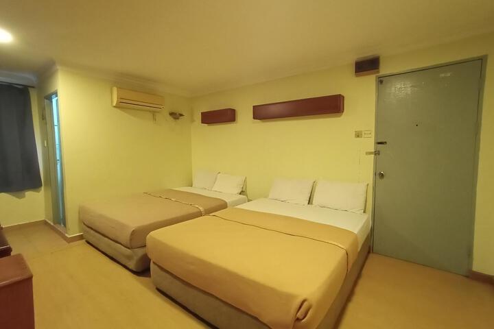 Room 40 of 40