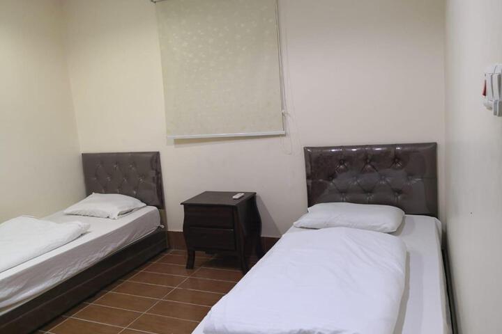 Room 13 of 29