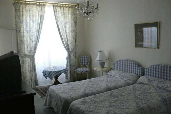 Room 16 of 48