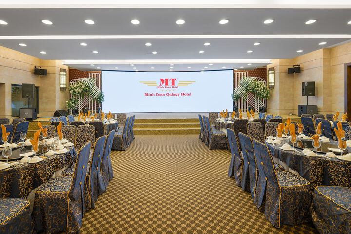Ballroom/Hall 51 of 57